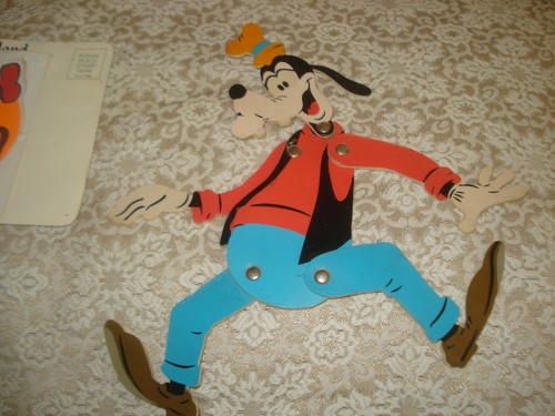 Vtg 70s WALT DISNEY Poseable Pocket Puppet GOOFY Durham's - Postcard & Sticker - Picture 2 of 7