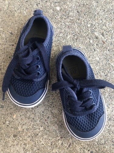 navy trainers size 5