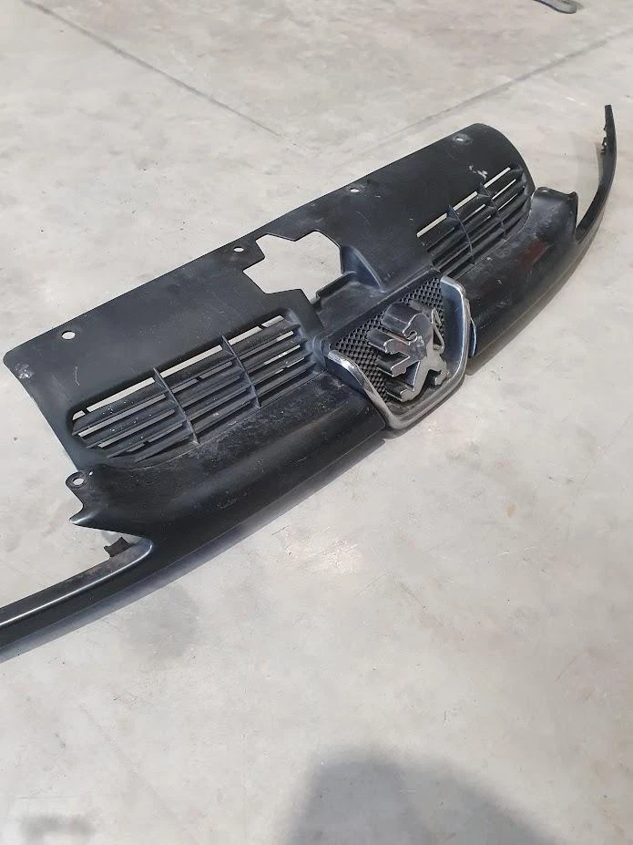 PEUGEOT 206 REJILLA PARRILLA & PANEL LLENADO, 10/99-11/07 99 Foto 2 de 4