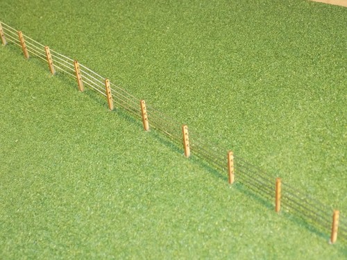 Post & Wire Lineside Fencing 00 gauge 4ft 1:76 fence kit - 50 posts + 5m of wire - Picture 3 of 6