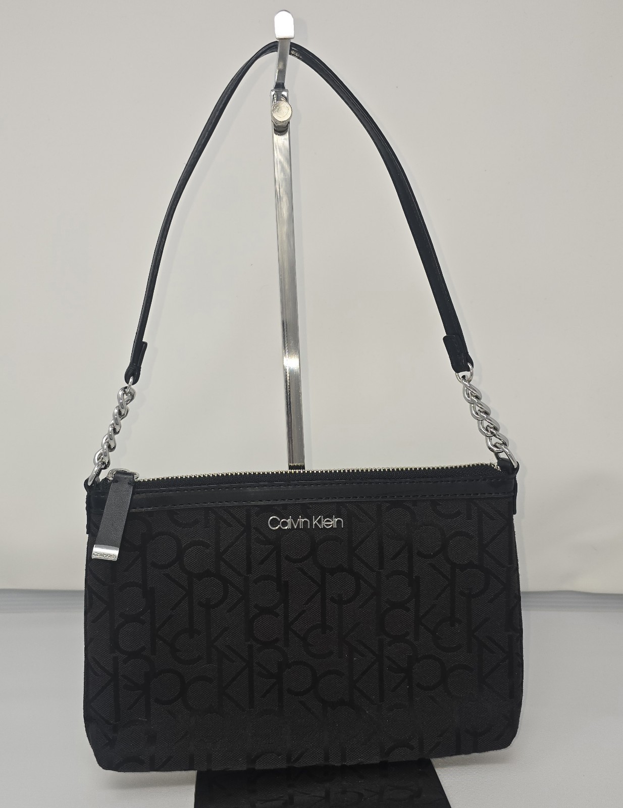 Calvin Klein MONOGRAM LOGO JACQUARD SHOULDER ZIP BAG Black