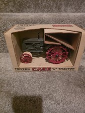 Ertl Case L 1:16 Diecast Metal Farm Tractor, Oscillating, Rear Hitch, Box
