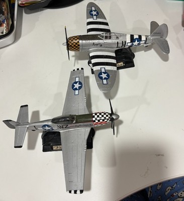 1:45 die-cast P-51 MUSTANG and FP-47 THUNDERBOLT Planes (lot of 2)