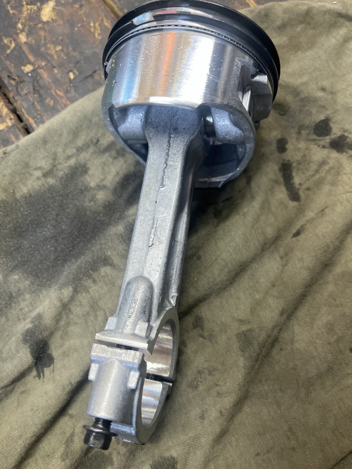 Briggs & Stratton Piston And Rod 25HP Connecting Rod Excellent Condition!