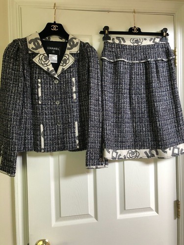 GIACCA TWEED CHANEL 06P CC Logo Camellia Trim $5,190 *FR 38 - 40 / US 4 6 ~ OTTIME CONDIZIONI - Foto 12 di 12