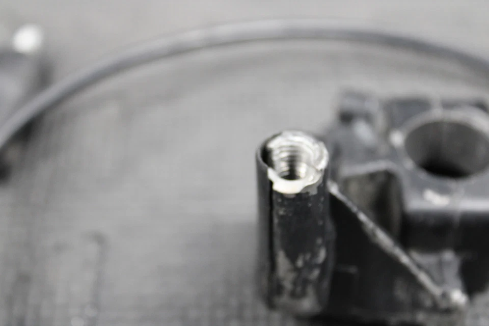 Suzuki RM125 2001 OEM cable de carcasa del acelerador giratorio derecho 57110-36E01 58300-37F01 Foto 4 de 4