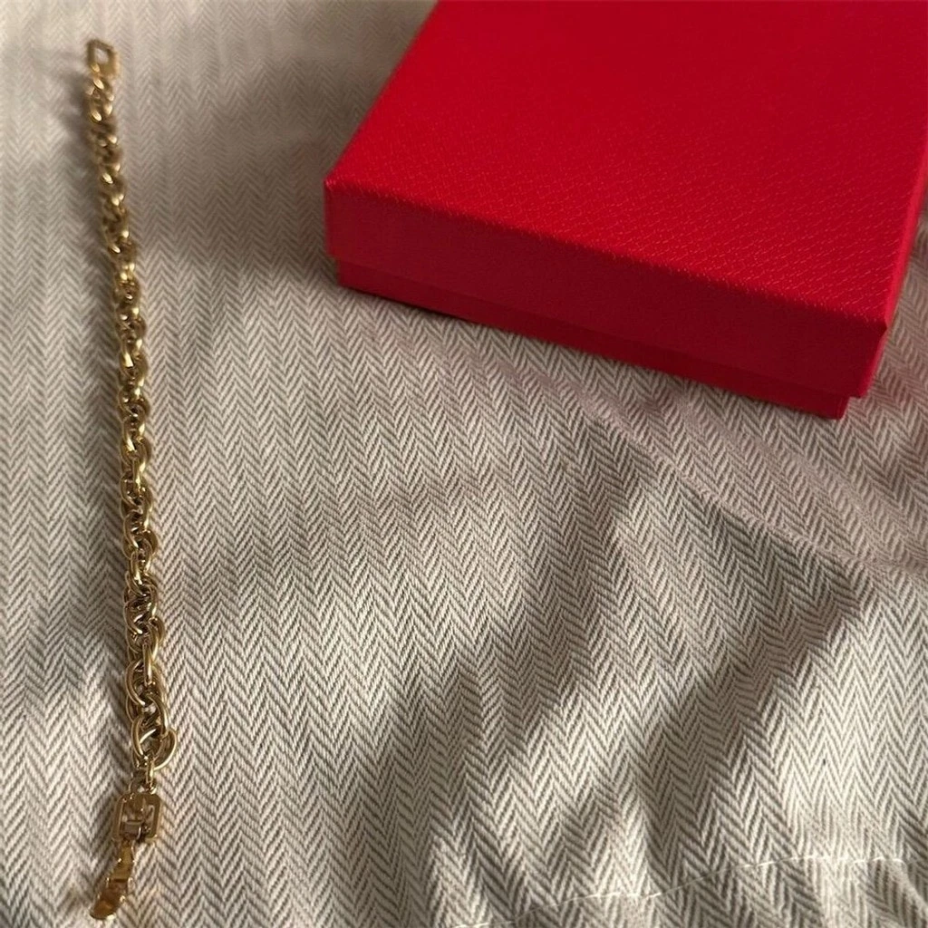 Givenchy Bracciale Catena Tono Oro con Portagioie Rosso