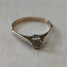 9ct Yellow Gold Ring Diamond Stone Full Gold Hallmarked Ring Size O