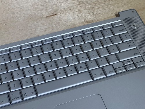 Vintage Apple G4 A1106 Laptop | Top Cover & Keyboard ONLY | SOLD AS-IS | 👀 Pics - Picture 5 of 24