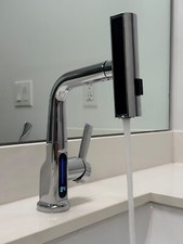 Waterfall Pull-Out Faucet with Temperature Display in Chrome