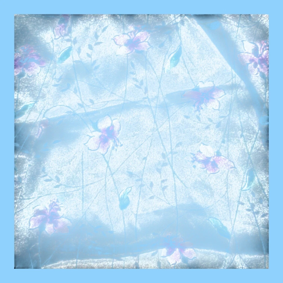 Bata de satén floral Victorias Secret corbata de cintura mangas 3/4 talla única plateada púrpura Foto 2 de 4