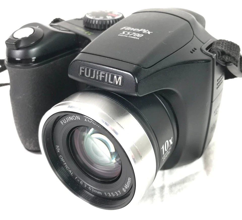 Fujifilm FinePix S5700 Compact Bridge Digital Camera 7.1MP CCD - See Photos, photo 3 of 5