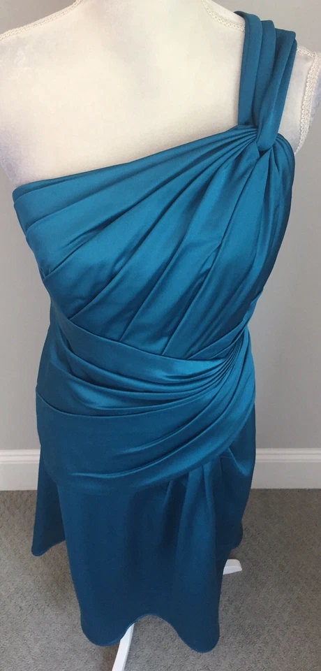 Vestido de dama de honor para mujer talla 14 David’s Bridal F15752 azul real de un hombro Foto 3 de 4