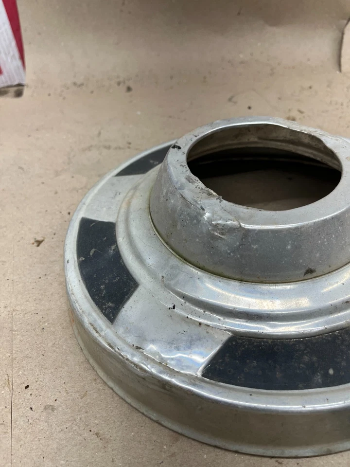 73 1981 1991 Chevrolet K5 K10 4x4 10” tapacubos central rueda tapacubos 2 piezas fabricante original 4x4 Foto 3 de 4