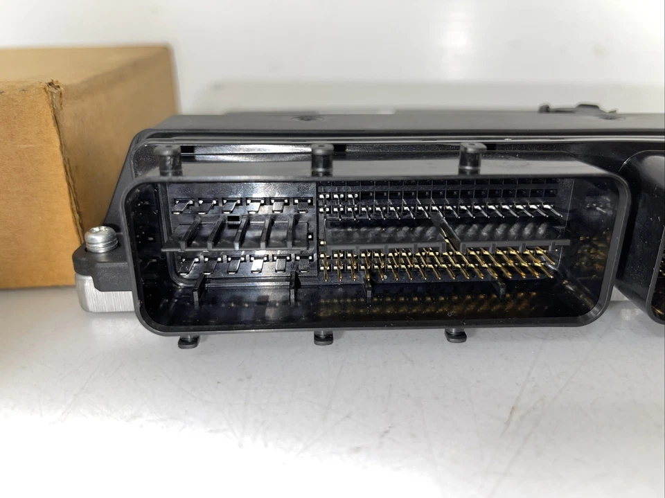 Genuine GM 2009 Pontiac Vibe Powertrain Module Ecm 1920557 19205369 - Image 4 of 4