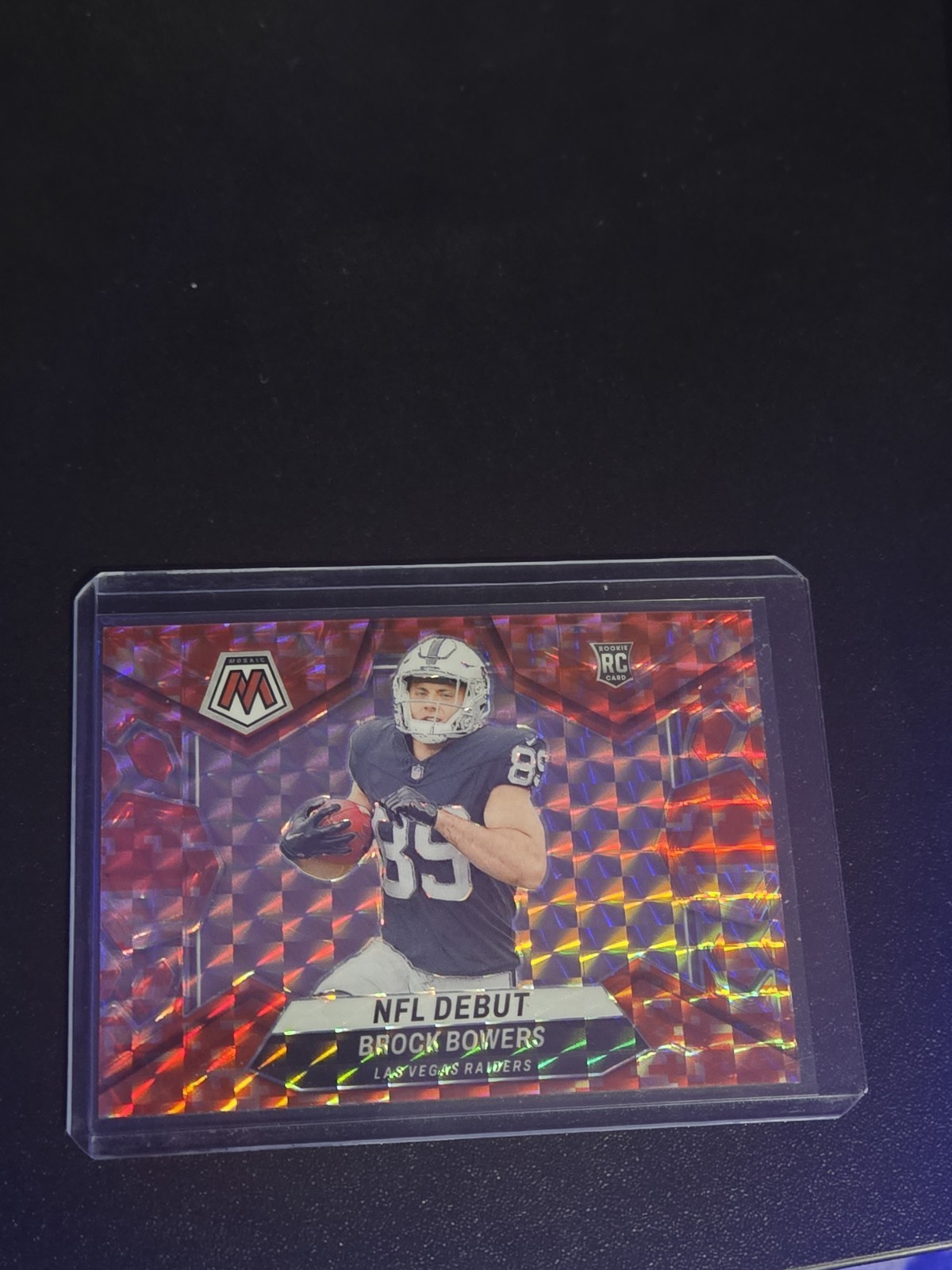 2024 Panini Mosaic - NFL Debut Brock Bowers #286 Red Mosaic Prizm (RC)