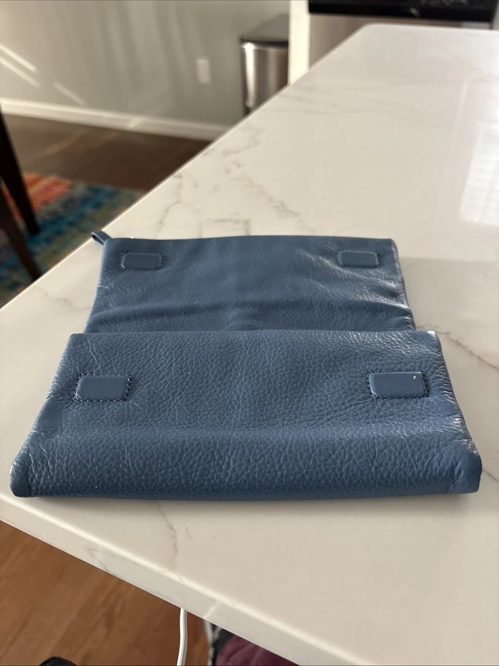 Cartera Grande Brighton Azul Lolita Cuero Guijarro Brillante Tres Pliegues Usada Foto 4 de 4