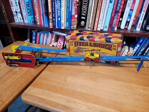 VINTAGE 1918 WOLVERINE  TIN WIND UP #28 OVER & UNDER with BOX