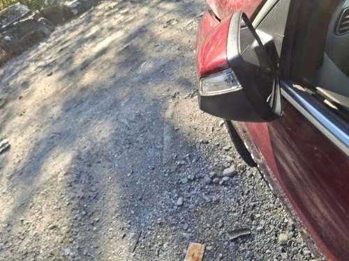 Used Left Door Mirror fits: 2018 Chevrolet Malibu Power VIN Z 4th digit New Styl