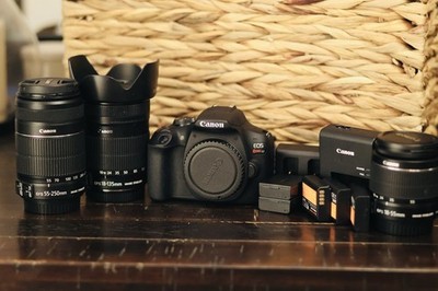 Canon EOS Rebel T7 Camera Bundle