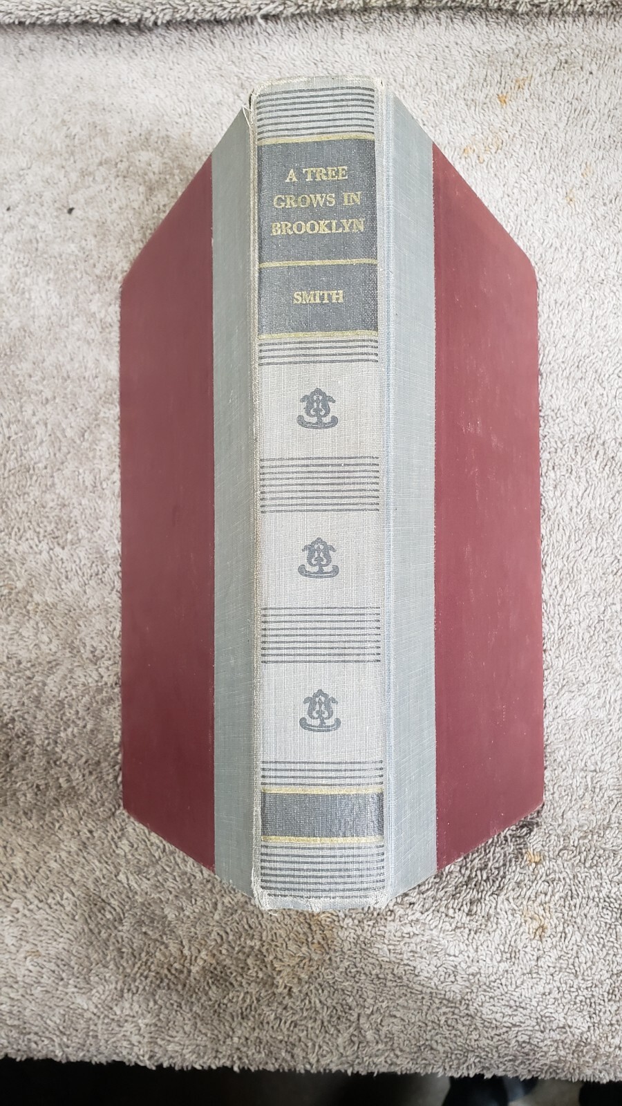 Vintage A TREE GROWS IN BROOKLYN by Betty Smith Harpers and Bros 1943