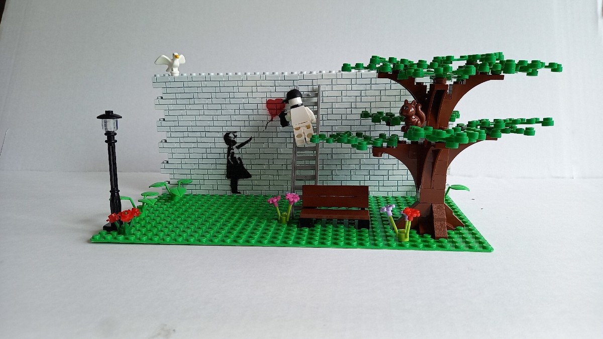 Banksy Lego© - Girl With Balloon 🎈- V 2 Handmade Unofficial Lego