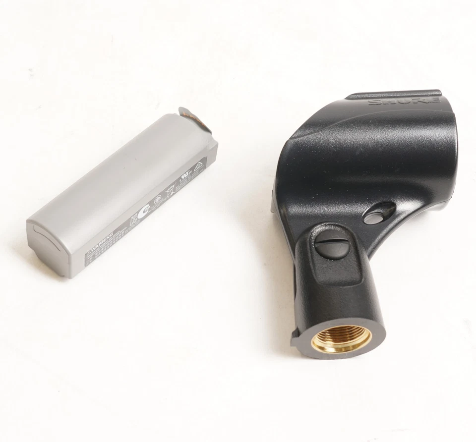 Shure GLXD24+/B58 Z3 Frequency Band Digital Wireless Handheld System (Black) - Image 3 of 4