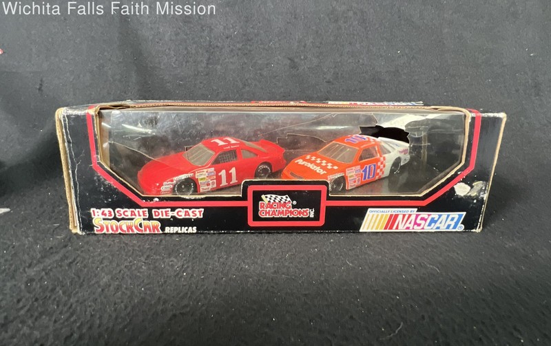 NASCAR Diecast Racing Champions 1:43 Scale Set Geoff Bodine & Derrike Cope 1991