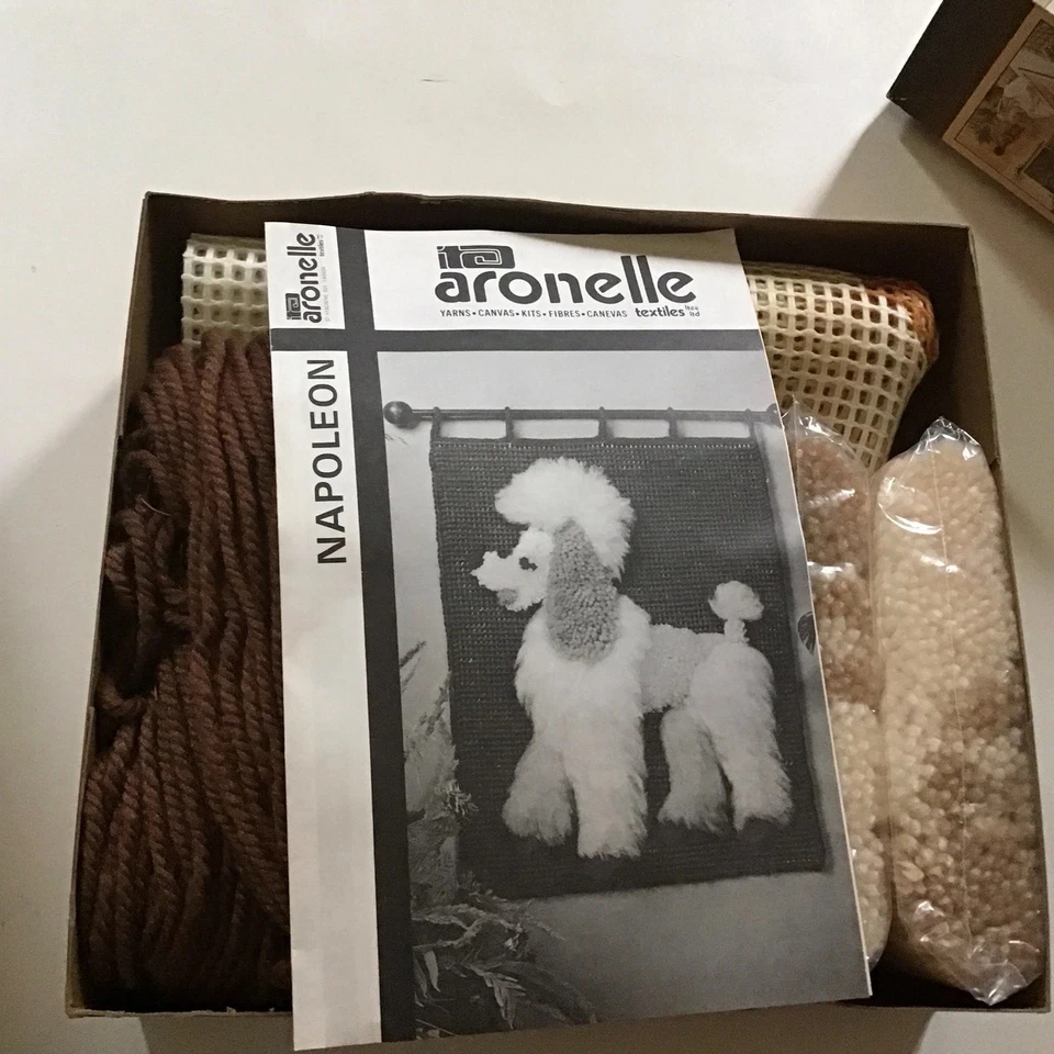 Vintage Aronelle Afronelle latch hook rug Kit Poodle wall hanging 19x24" - Image 2 of 4