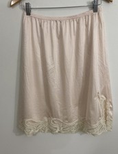 Vtg Vanity Fair Pale Pink Nylon Lace Half Slip Size Medium
