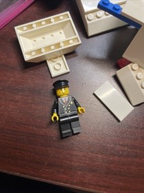 LEGO CITY: Passenger Plane (3181) - Incomplete Pilot Included