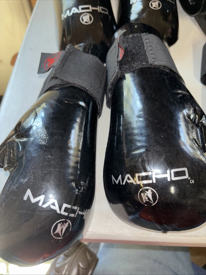 Juego de engranajes de combate Macho Dyna 7 piezas con espinilleras negro niño pequeño LNC Foto 4 de 4