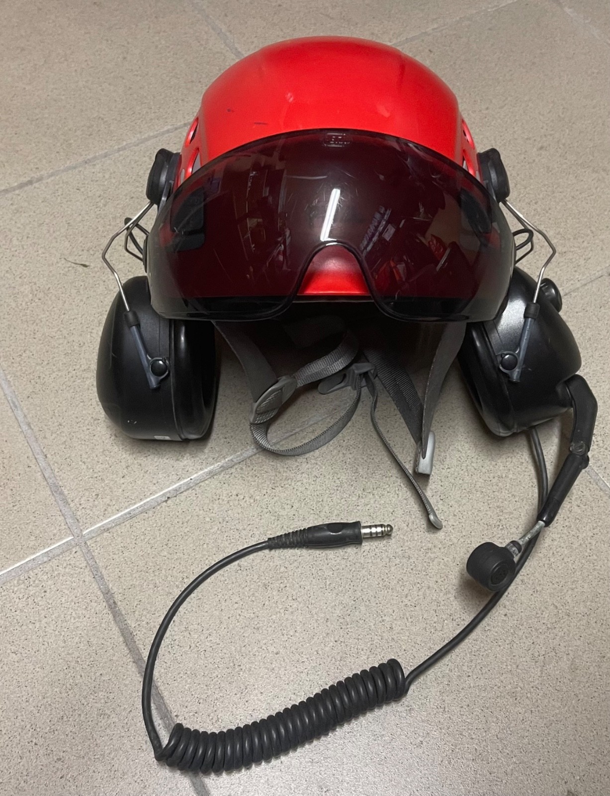 casco aeronautico Petzl vertex vent con visiera e cuffie Peltor aviation 8103.