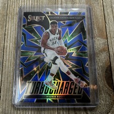 2022 Panini Select #7 Giannis Antetokounmpo - Turbocharged Blue - Bucks