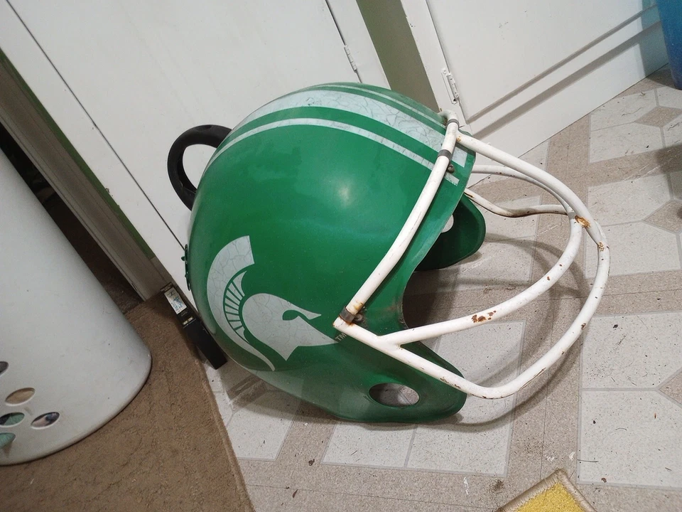 MSU Grill Top Cover Football Helmet Charcoal Barbecue Grid-Iron NFL 90S Vintage - Image 4 of 4