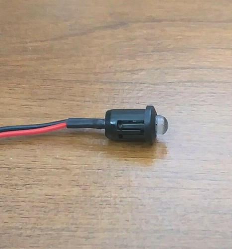 2 Super Bright BBT 12 volt Yellow LED 1/2" Snap In RV Courtesy Lights - Imagen 2 de 4