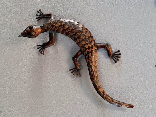 Large Metal Wall Hanging Gecko Bronze Tone Brown Green 11x31 inch Indoor/Outdoor - Picture 2 of 22