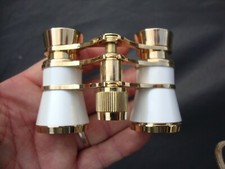 jumelles course hippique