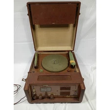 Vintage Ultratone Audio Industries Record Player Tube Radio as is