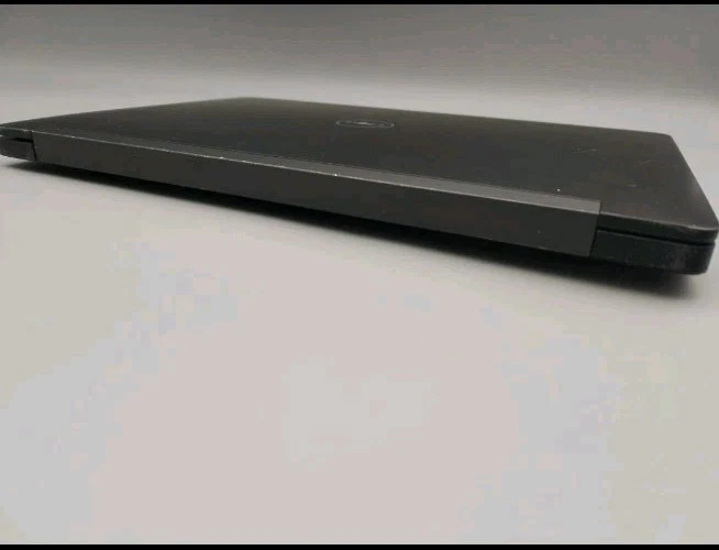 Dell Latitude 7390 · i5-8350U · 8GB · 256GB, foto 3 di 5