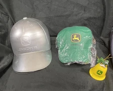 John Deere Vtg Silver Tin Hat Protector w/ Sealed Adjustable Hat Green 2005