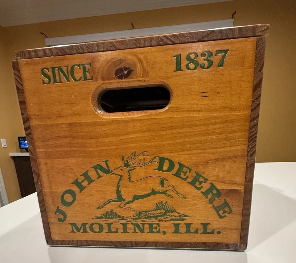 John Deer Wooden Checkerboard Storage Trunk w/Game Pieces & Bag - Carved - Image 4 of 4