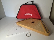 HearthSong Lyrical Lap Wood MELODY HARP w/ Red Case and Music Sheets