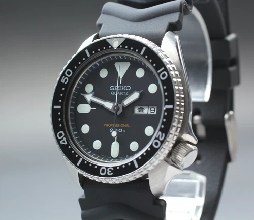 Vintage 1984 [Near MINT] Seiko Professional 200M Diver 7548-7010 Qz Men's JAPAN