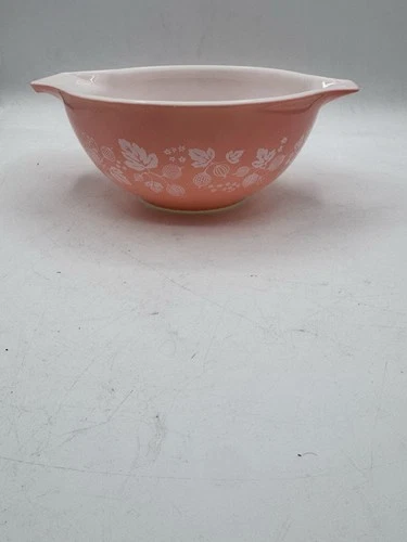Pyrex Vintage Pink Gooseberry Cinderella Bowl #442 1.5  Quart