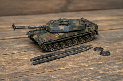Leopard 2A4 Deutscher Kampfpanzer unbemalt als Bausatz 1:87 1:72 1:48 1:56 1:35