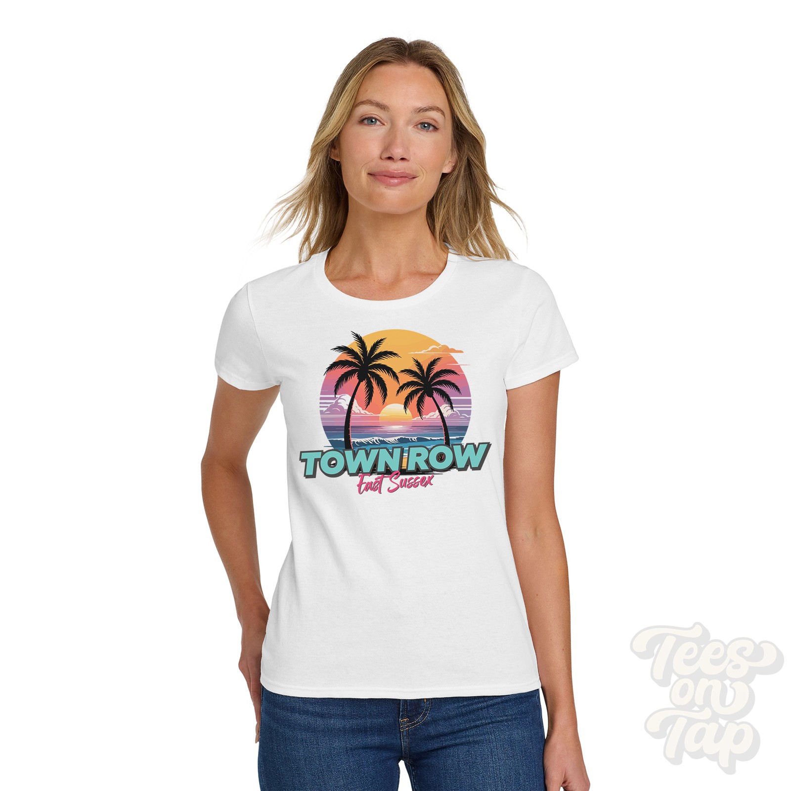 FILA T SHIRT TOWN ROW EAST SUSSEX Retro stile Miami divertente parodia estiva UK