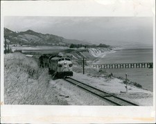 1988 Amtrak Coast Starlight Train Railroad Tracks Beautiful Water Photo 8x10