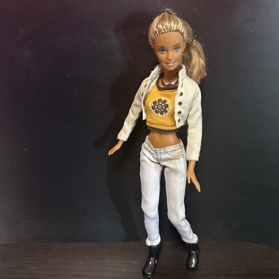 Mattel Barbie California Girl Dark Tan Highlight Hair Ear Piercings Barbie Doll