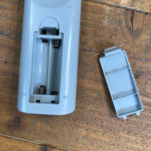 Toshiba SD-V394 DVD-Player VHS Kassettenrecorder Kombigerät mit Fernbedienung getestet - Bild 17 von 17